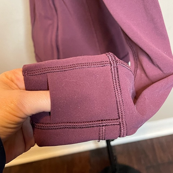 NWOT Lululemon zip up light weight hoody. Mint condition! Size 4 - Picture 8 of 9